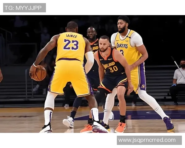 湖人勇士季前赛精彩对决回顾与分析十月十三日战况揭秘 湖人勇士季前赛精彩对决回顾与分析十月十三日战况揭秘