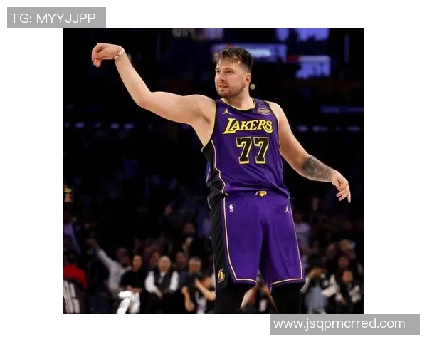 东契奇重伤! 詹姆斯36分破纪录，湖人惨败快船，一战认清5个现实